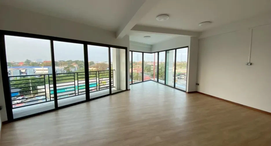 For rent 5 ベッドルーム retail Space in Bang Kruai, Nonthaburi