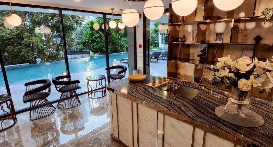 For sale 1 Beds condo in Huai Khwang, Bangkok