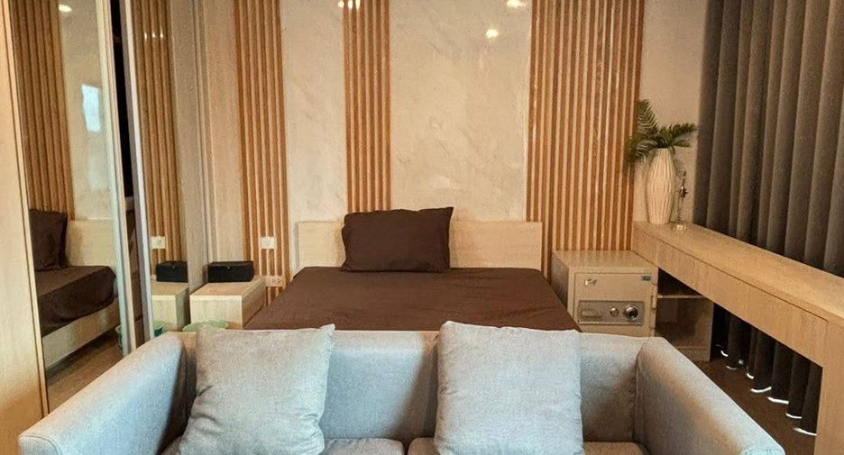 Condo en alquiler de 2 habitaciones en Huai Khwang, Bangkok