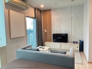 For rent 2 bedrooms condo in Huai Khwang, Bangkok