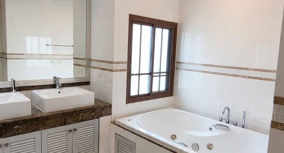 出租 4 卧室 独立屋 在 Watthana, 曼谷