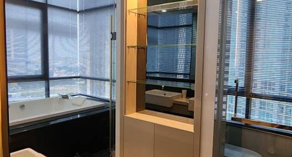 For sale 2 bedrooms condo in Huai Khwang, Bangkok