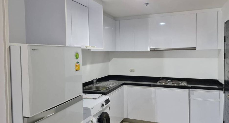 For rent and for sale 2 bedrooms condo in Huai Khwang, Bangkok