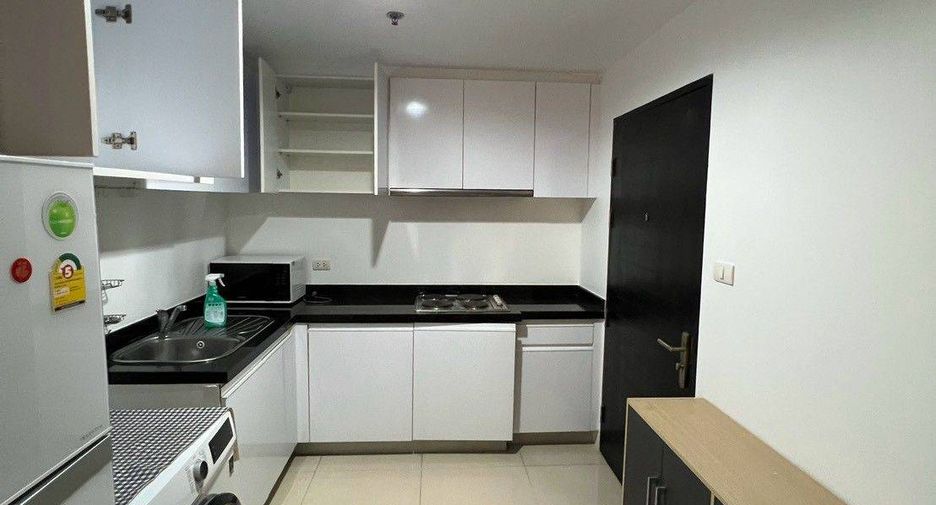 For rent and for sale 2 bedrooms condo in Huai Khwang, Bangkok