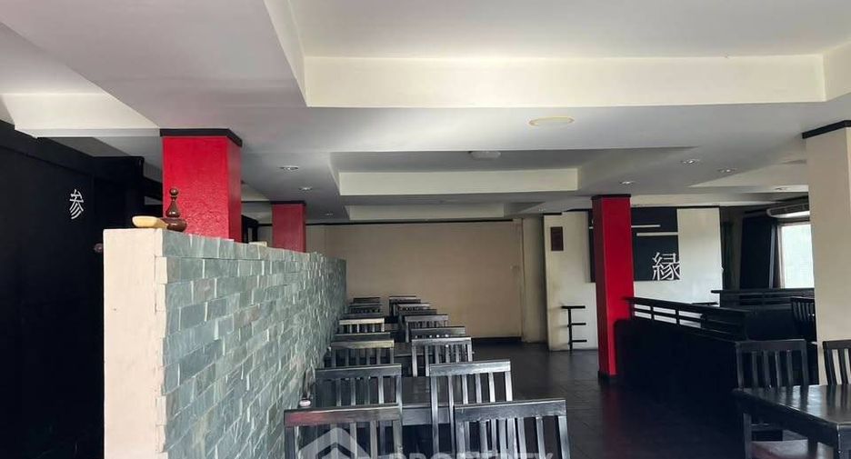 Продажа 7 спальни таунхаус в Mueang Chon Buri, Чонбури