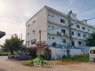 Продажа 7 спальни таунхаус в Mueang Chon Buri, Чонбури