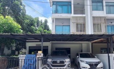 For sale 4 bedrooms townhouse in Prawet, Bangkok