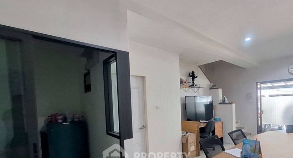 For sale 4 bedrooms townhouse in Prawet, Bangkok