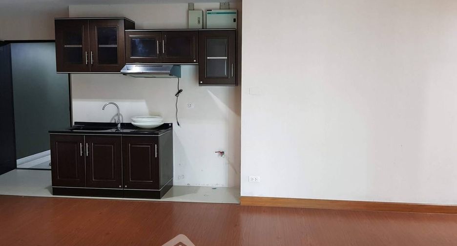 For rent and for sale 1 bed condo in Huai Khwang, Bangkok