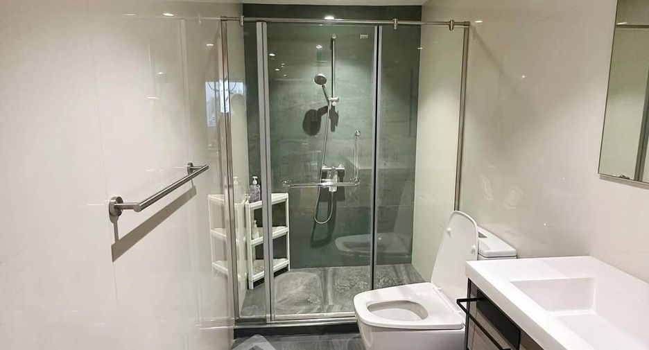 Продажа 2 спальни кондо в Щаттхана, Бангкок