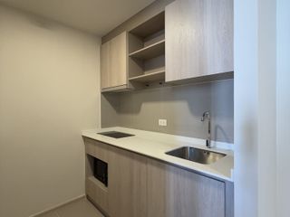 Condo en alquiler de 1 habitaciones en Khlong San, Bangkok