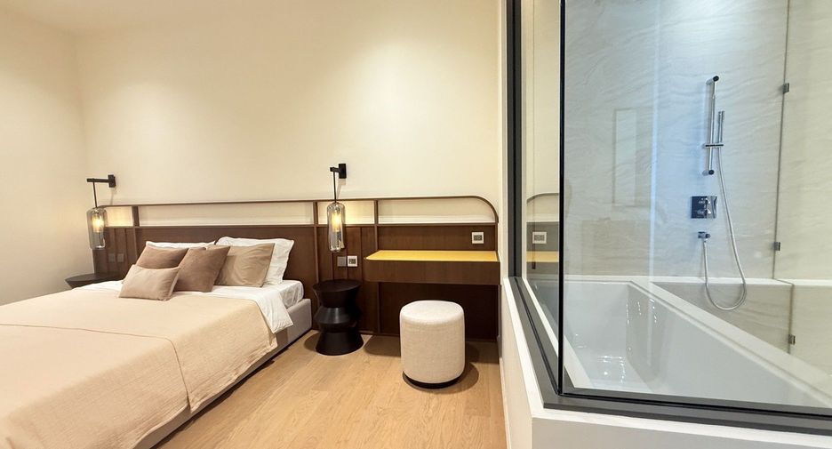 For rent 2 bedrooms condo in Khlong Toei, Bangkok