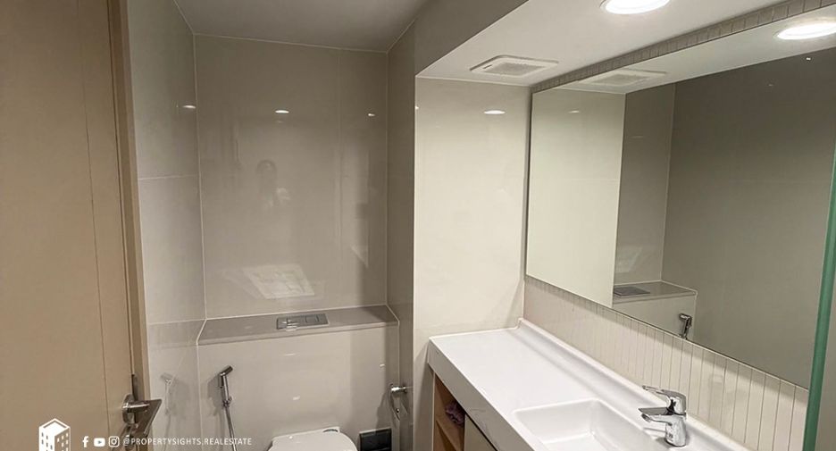 For rent 1 bed condo in Bang Rak, Bangkok
