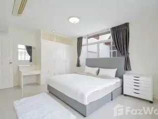For rent 5 bedrooms house in Khlong Toei, Bangkok