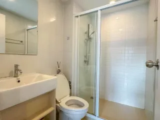 出租 1 卧室 公寓 在 Wang Thong Lang, 曼谷