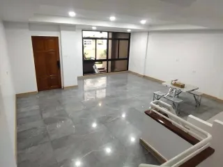 For sale 5 bedrooms townhouse in Wang Thonglang, Bangkok