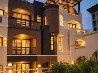 For sale 5 bedrooms townhouse in Wang Thonglang, Bangkok