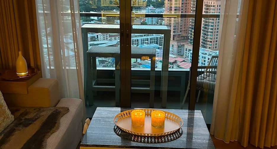 For sale 2 ベッドルーム condo in Khlong Toei, Bangkok