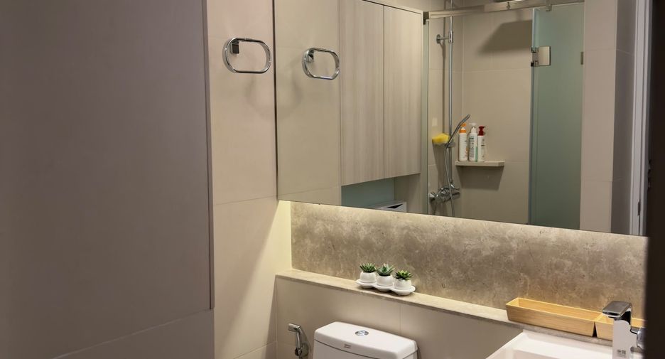 For sale 2 ベッドルーム condo in Khlong Toei, Bangkok