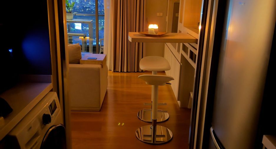 For sale 2 ベッドルーム condo in Khlong Toei, Bangkok
