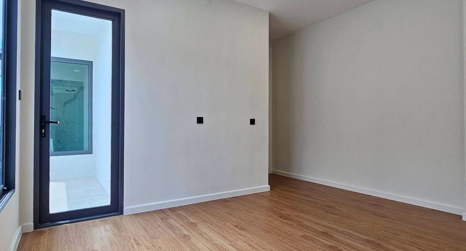 For sale 3 ベッドルーム house in Lat Phrao, Bangkok