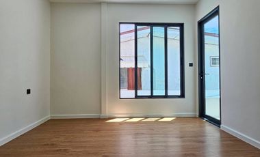 For sale 3 ベッドルーム house in Lat Phrao, Bangkok