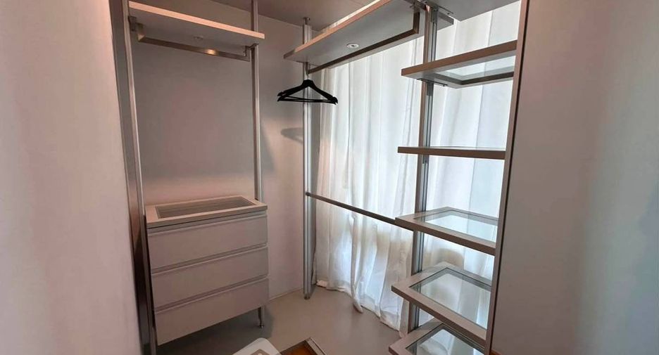 For sale 2 ベッドルーム condo in Khlong Toei, Bangkok