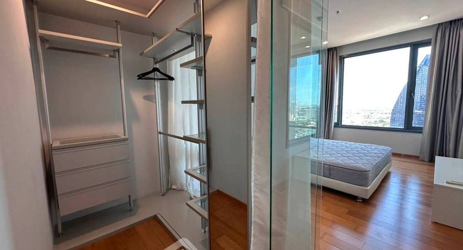 For sale 2 ベッドルーム condo in Khlong Toei, Bangkok
