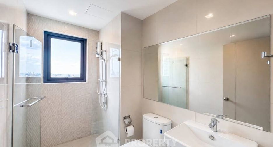 For sale 2 bedrooms condo in Khlong Toei, Bangkok