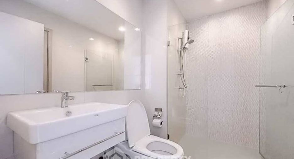 For sale 2 bedrooms condo in Khlong Toei, Bangkok