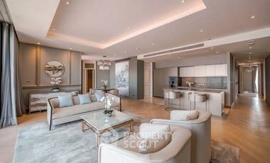 Condo en alquiler y en venta de 3 habitaciones en Khlong San, Bangkok