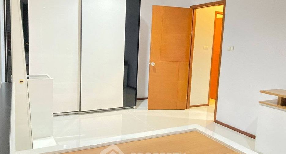 For rent 1 bed condo in Khlong San, Bangkok