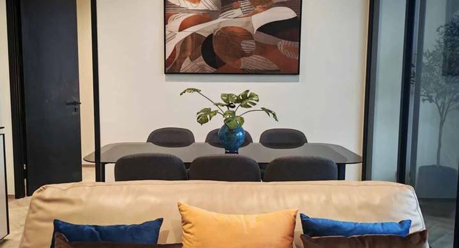For rent 2 bedrooms condo in Khlong San, Bangkok