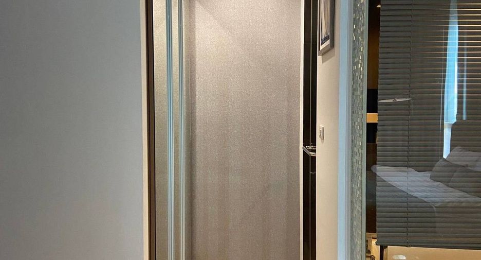 For rent 2 bedrooms condo in Sathon, Bangkok