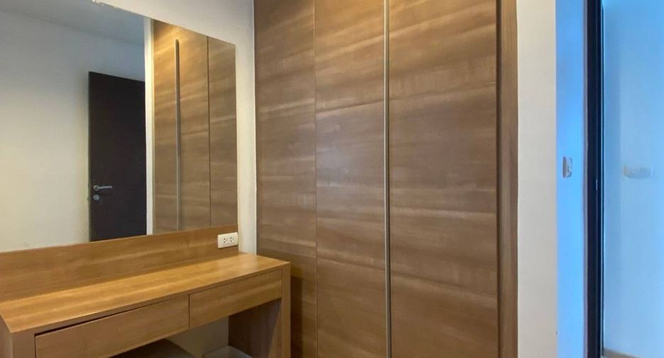 For rent 2 bedrooms condo in Sathon, Bangkok