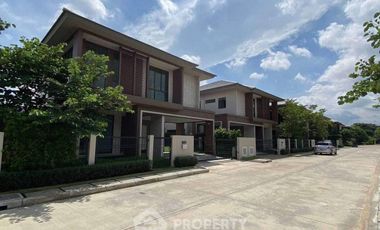 ให้เช่า 4 ห้องนอน บ้านเดี่ยว ใน บางกะปิ, กรุงเทพฯ