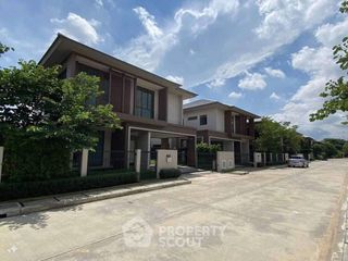 ให้เช่า 4 ห้องนอน บ้านเดี่ยว ใน บางกะปิ, กรุงเทพฯ