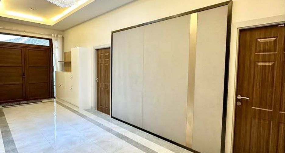 For rent 6 bedrooms house in Bang Lamung, Chonburi