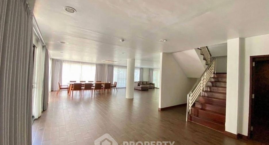 For rent 4 bedrooms villa in Bang Lamung, Chonburi