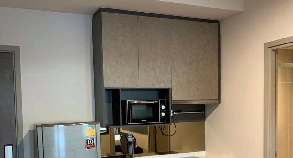 For rent 2 bedrooms condo in Phaya Thai, Bangkok