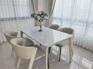Casa adosada en alquiler de 3 habitaciones en Bang Lamung, Chonburi