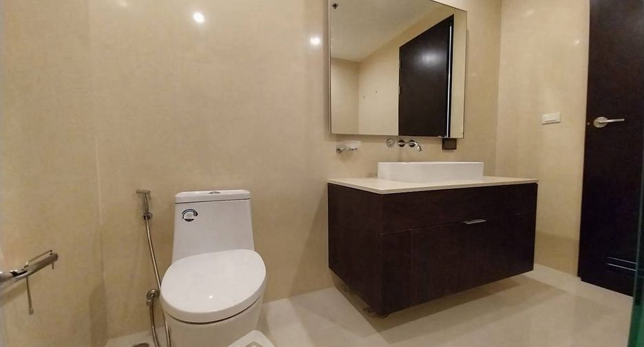 For rent 2 ベッドルーム condo in Khlong Toei, Bangkok