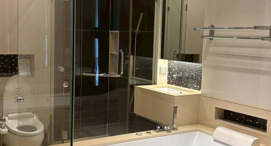 For rent 1 bed condo in Khlong Toei, Bangkok