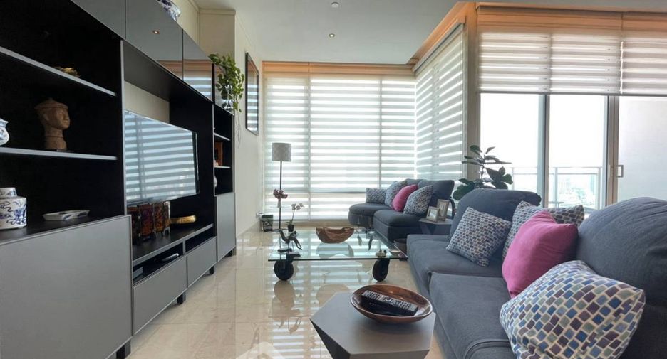 For rent 2 bedrooms condo in Sathon, Bangkok
