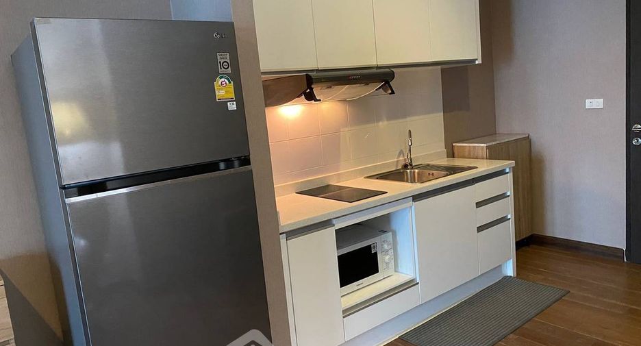 Condo en alquiler de 1 habitaciones en Khlong Toei, Bangkok