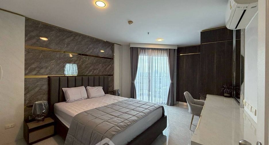 For rent 4 bedrooms condo in Huai Khwang, Bangkok