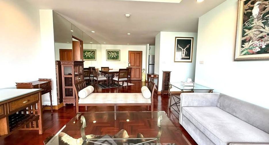 For rent 2 bedrooms condo in Yan Nawa, Bangkok