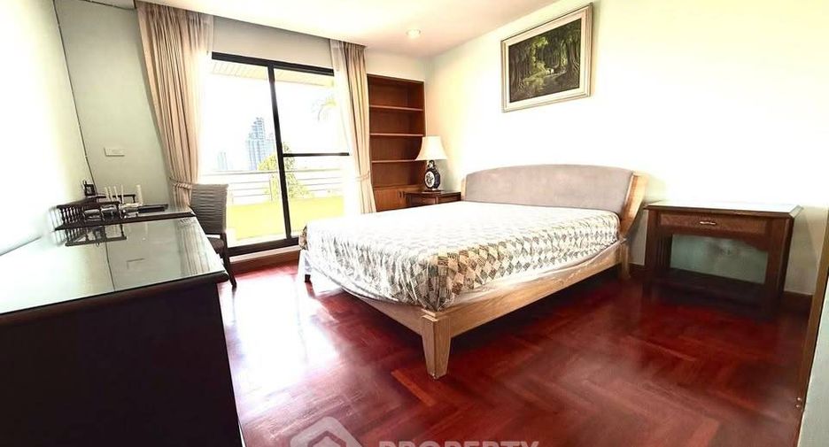 For rent 2 bedrooms condo in Yan Nawa, Bangkok