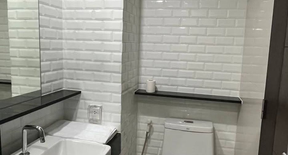 For rent 1 bed condo in Pathum Wan, Bangkok