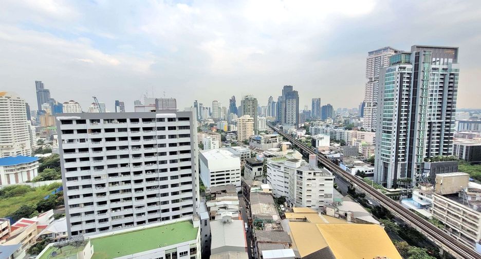 À louer 2 chambres condo à Khlong Toei, Bangkok